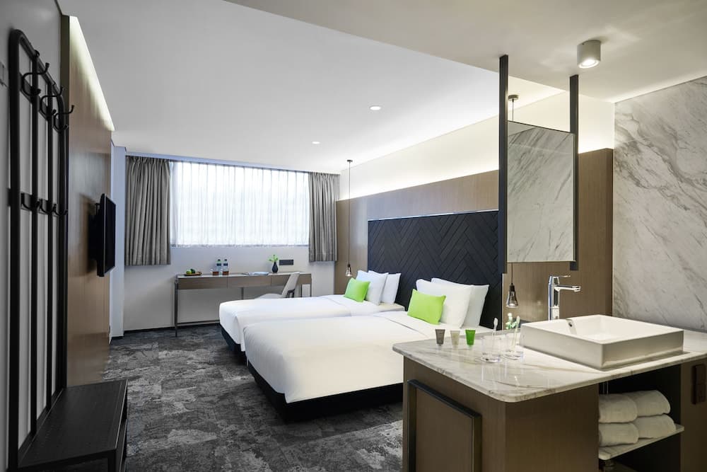 Hotel Ease · Tsuen Wan
