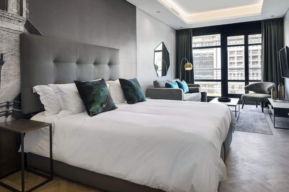 The Onyx Apartment Hotel by Newmark