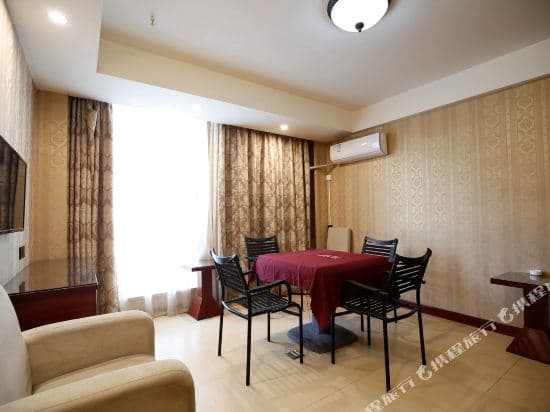 Ruijing Hotel (Zhangjiajie Railway Station)