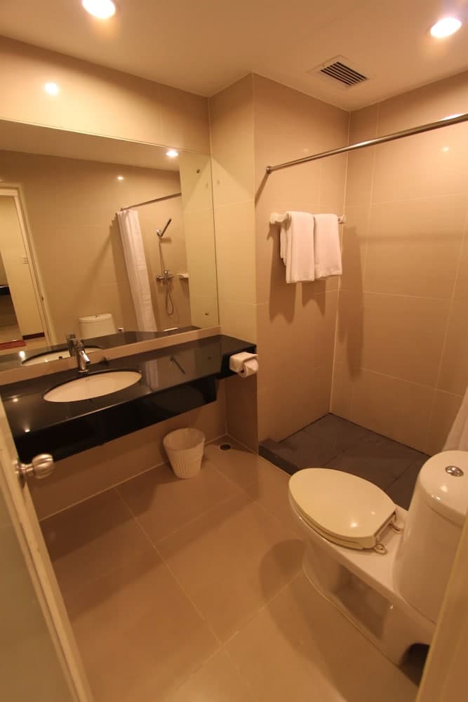 The Royalbee Aparthotel