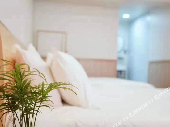Ruoting Garden Hotel (Oriental Hospital Pudong South Road Subway Station)