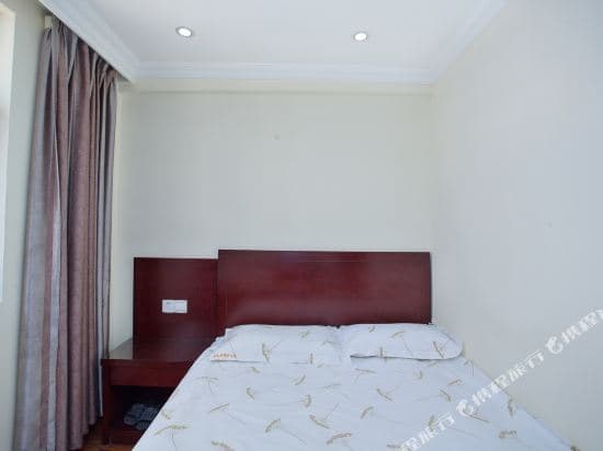 Jitai Hotel(Shanghai Middle Henan Road Bund Store)