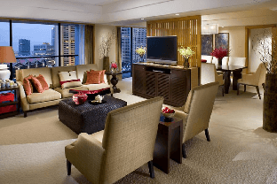 Mandarin Oriental, Singapore (Staycation Approved)