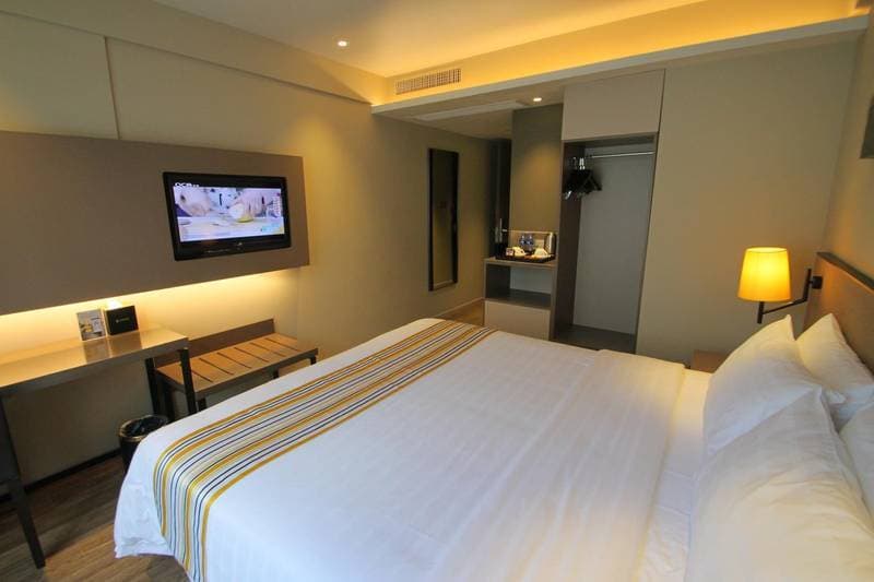 Home Inns Plus Shanghai Xujiahui Branch