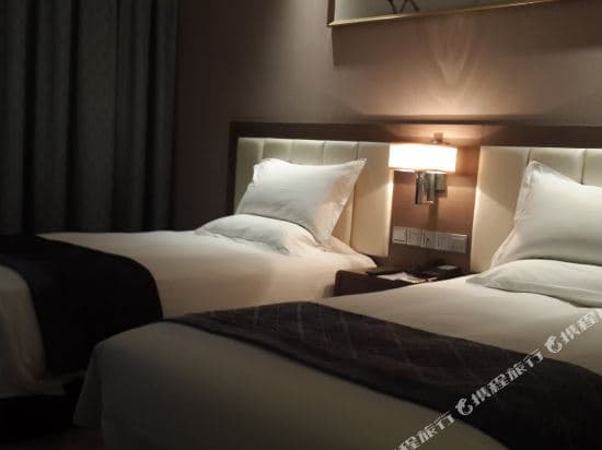 Su Shi Light Luxury Hotel (Shanghai Bund Nanjing Road Pedestrian Street)