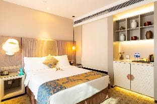 Shanghai South China Harbour View Hotel (Bay Building)