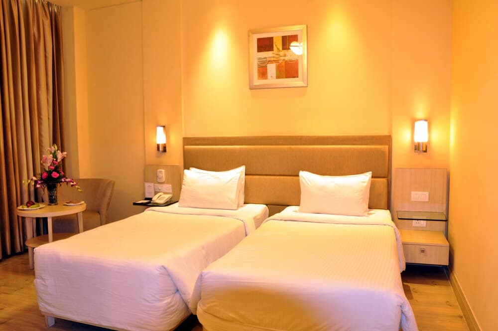 Sarovar Portico Naraina, Hotel