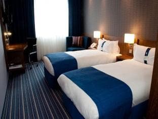 Holiday Inn Express Warsaw Airport