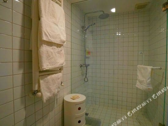 Paper H12 Hotel