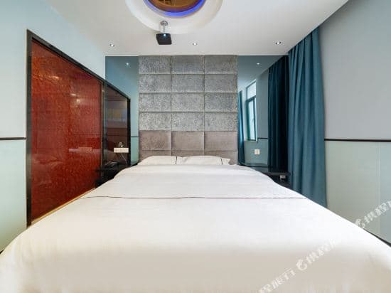 Wei'ai Hotel (Shanghai Bund Nanjing Road)