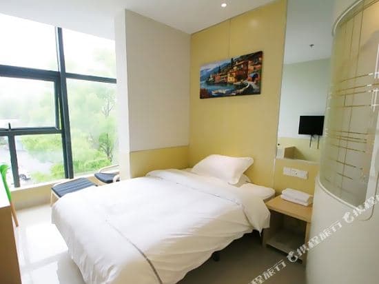 100 Inn Liangpin Hotel (Shanghai Pusan Road Subway Station)