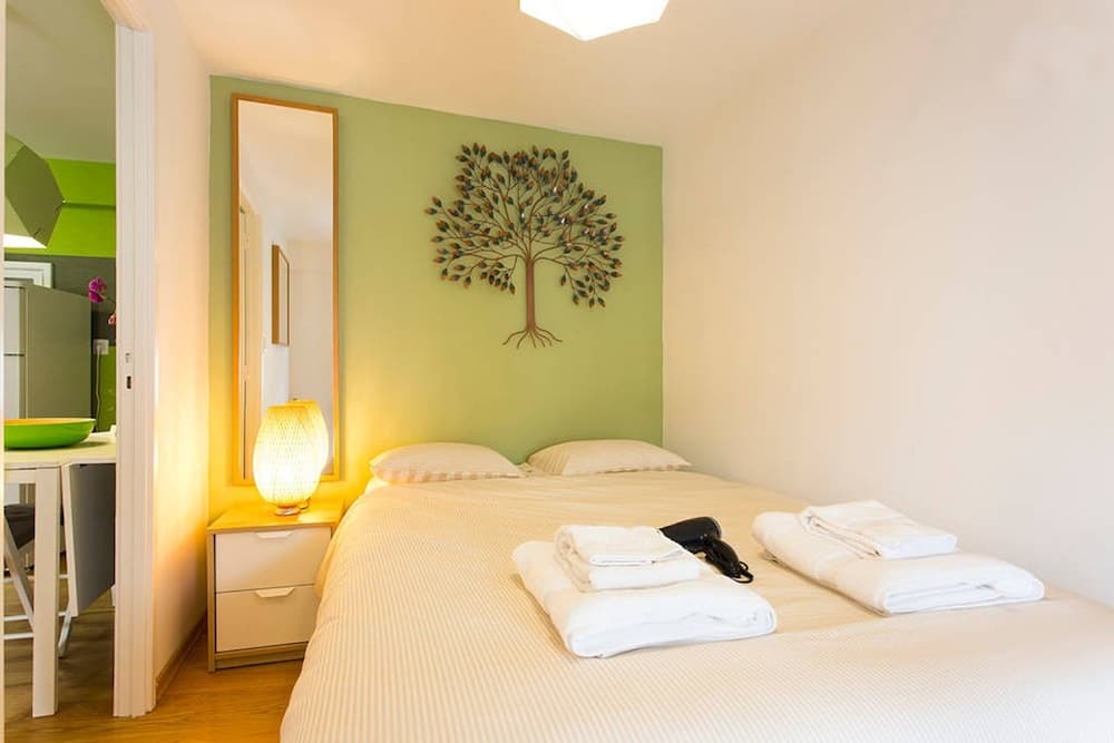 Contemporary by Apartments Alfama