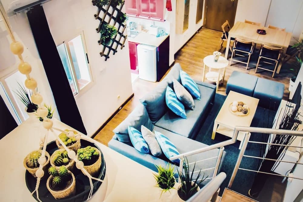 Lollipop Flats City Center Suite II