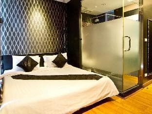 Glitz Bangkok