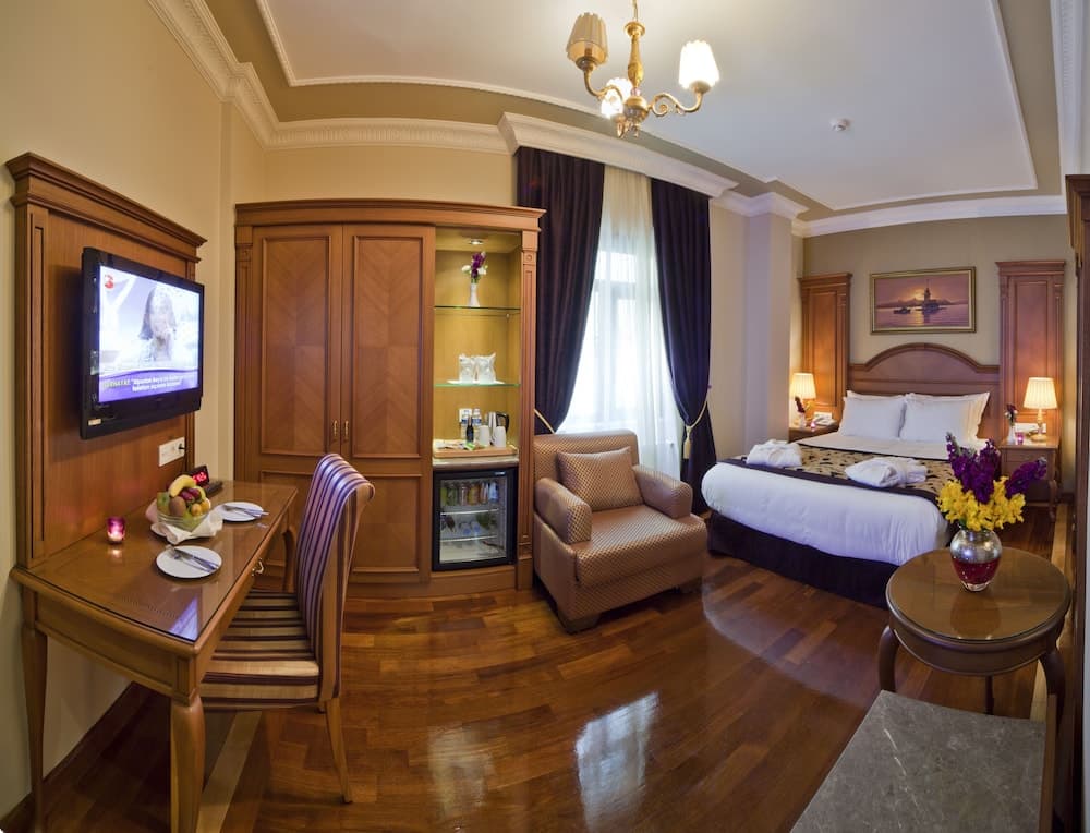 GLK Premier Acropol Suites & Spa