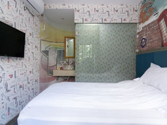 Dikai Select Hotel (Shanghai Hongqiao Road Subway Station)