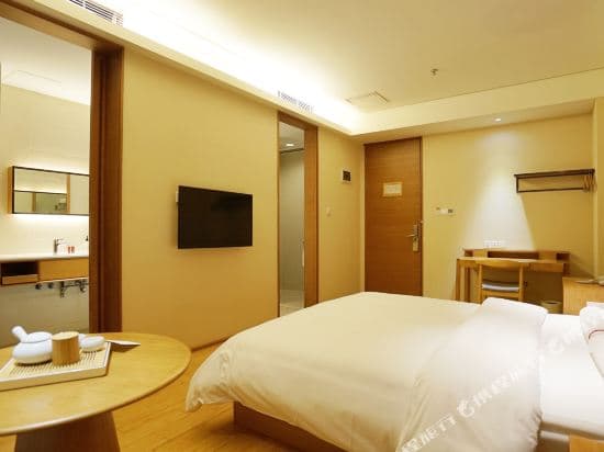 Ji Hotel (Shanghai Xujiahui Zhaojiabang Road)