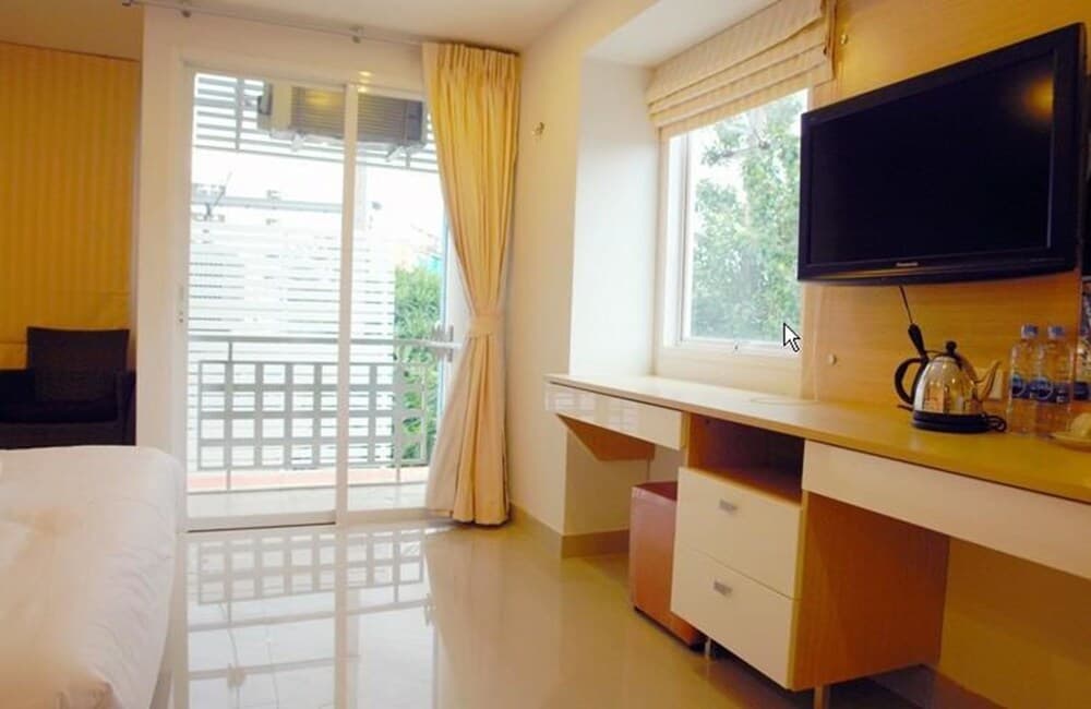 L-Seven Hotel