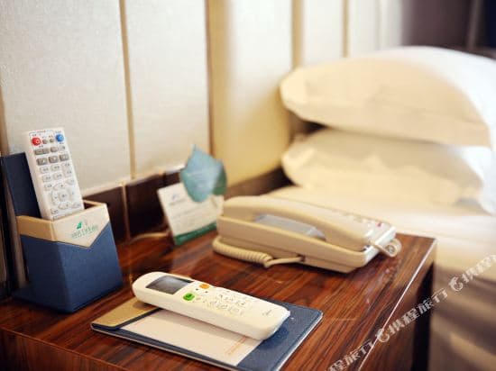 Southern Airlines Four Seasons Like Song Hotel