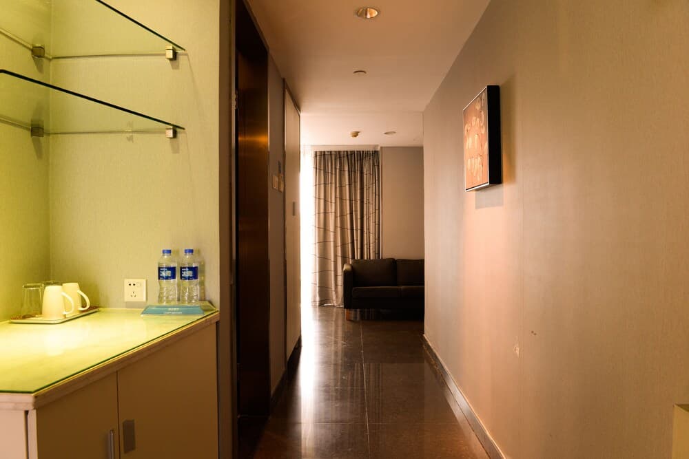 Yi-Wu Commatel Hotel