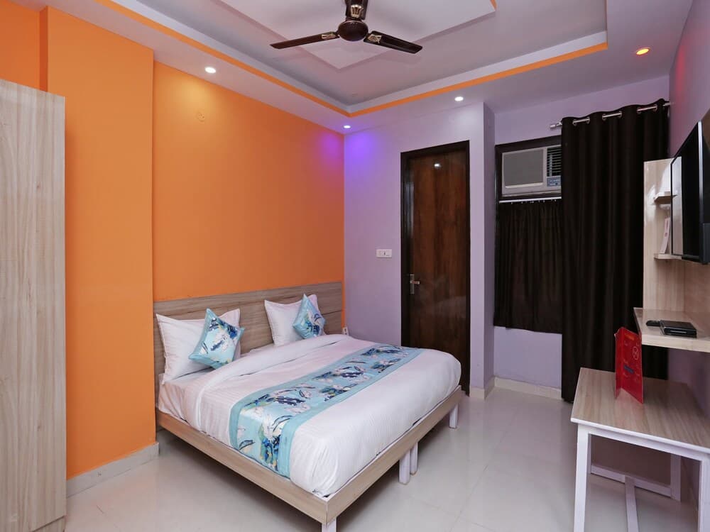 OYO 14822 Rose Residency