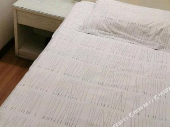 Jitai Hotel(Shanghai Middle Henan Road Bund Store)