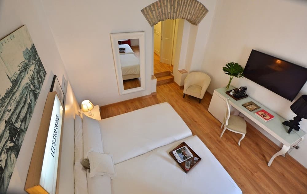 Los Seises Sevilla, a Tribute Portfolio Hotel