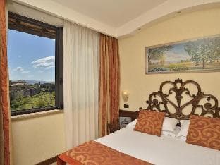 Hotel Athena