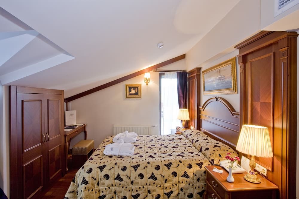 GLK Premier Regency Suites & Spa