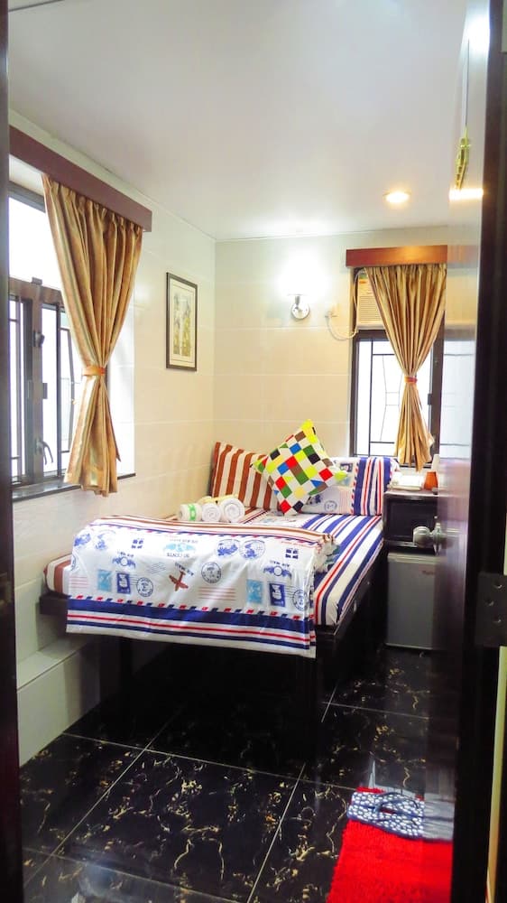 Days Hotel HK - Hostel