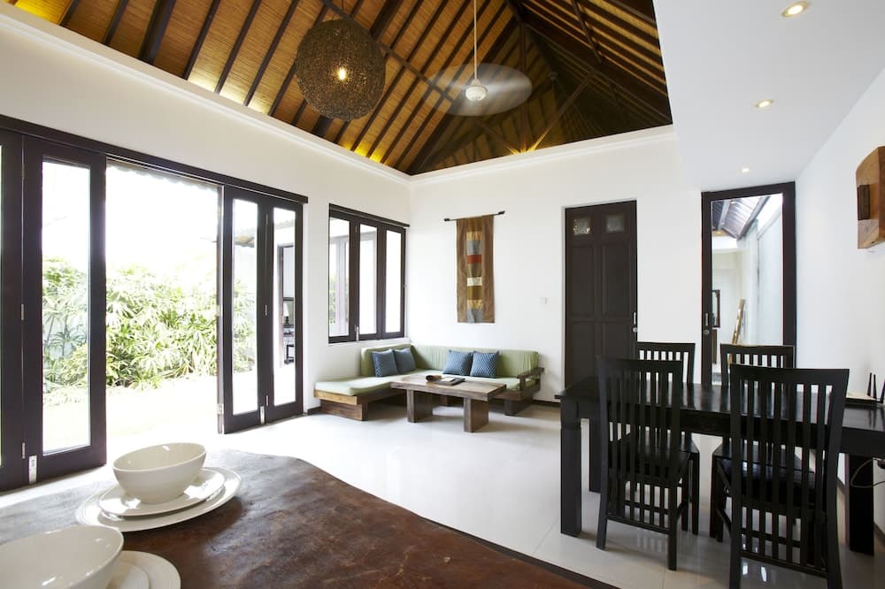 Artemis Villa Hotel