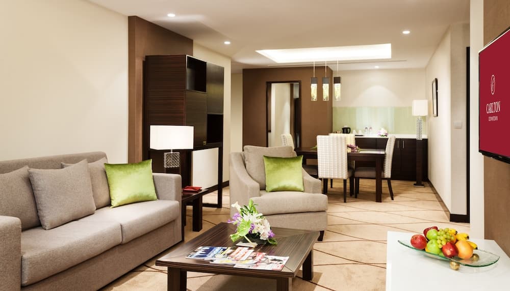 Carlton Downtown Hotel