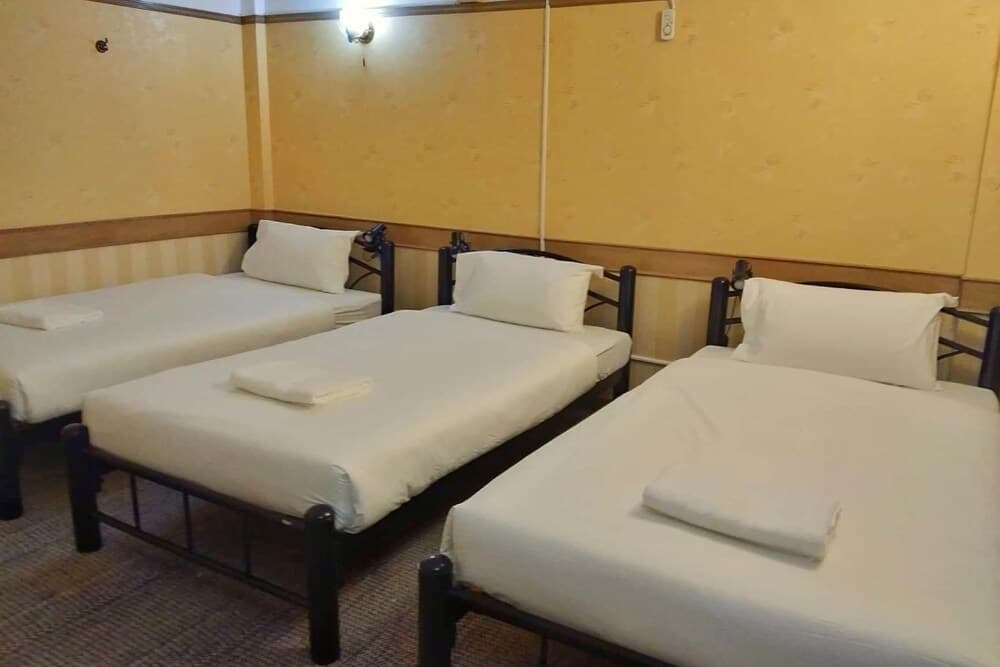 T Y Guest House - Hostel