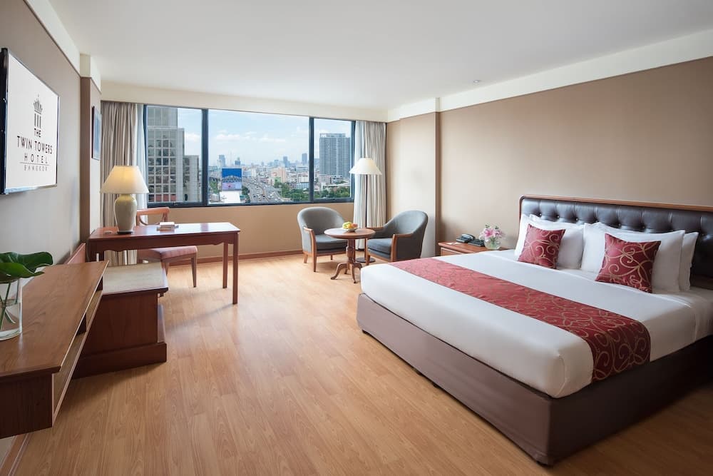 Twin Towers Hotel
