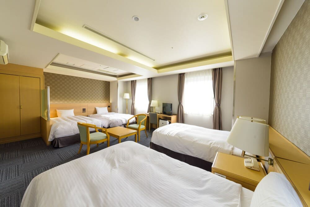 SureStay Plus Hotel by Best Western Shin-Osaka