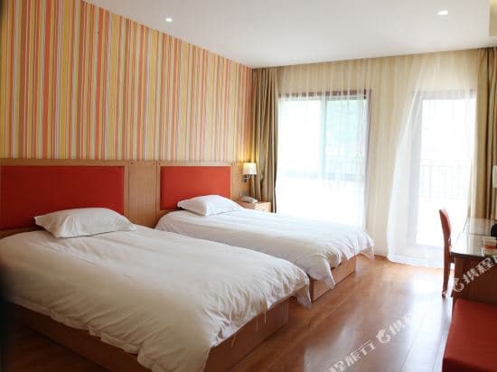 Home Inn (Zhangjiajie Railway Station Tianmenshan Forest Park)