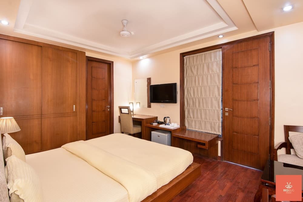 BedBug Hostel by Madpackers
