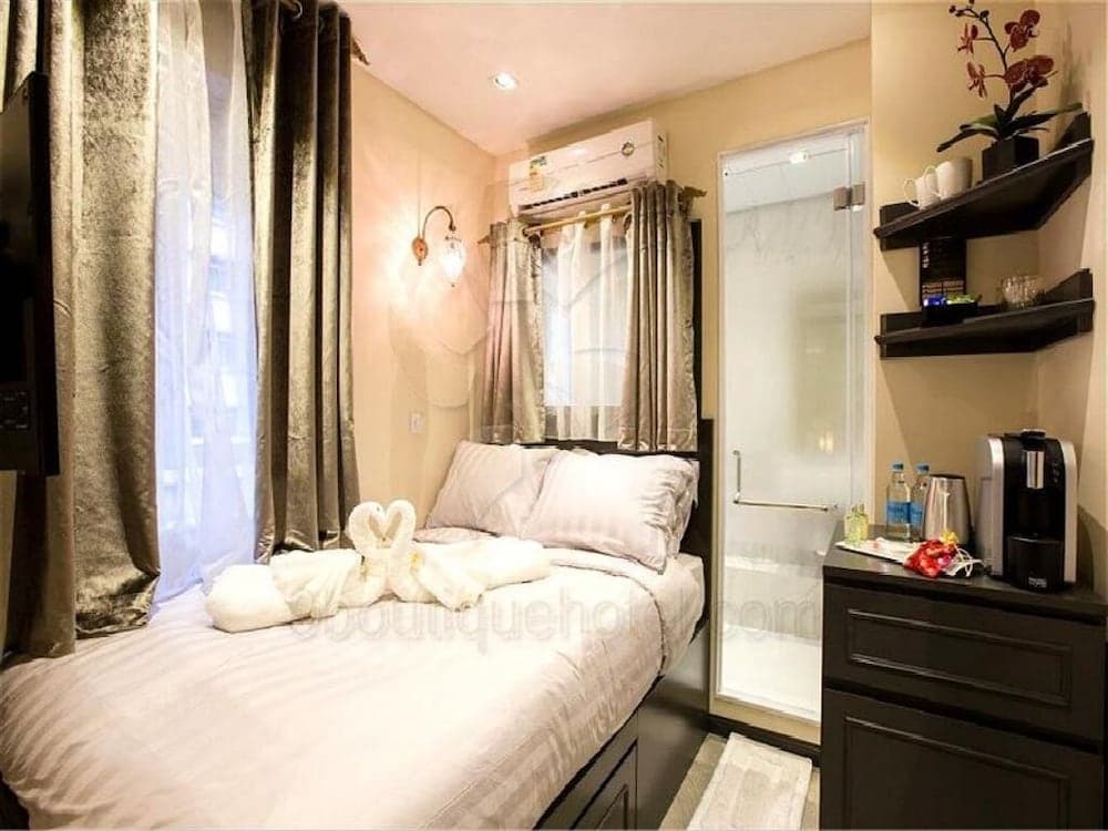 9 Boutique Hotel (Phoenix Apartments)
