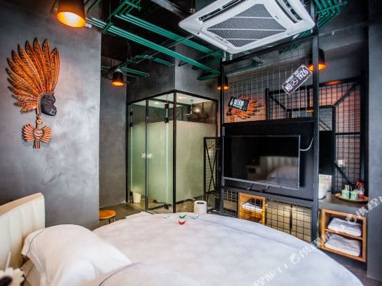 Overhere Light Luxury Hotel (Shanghai Wujiaochang Fudan University)