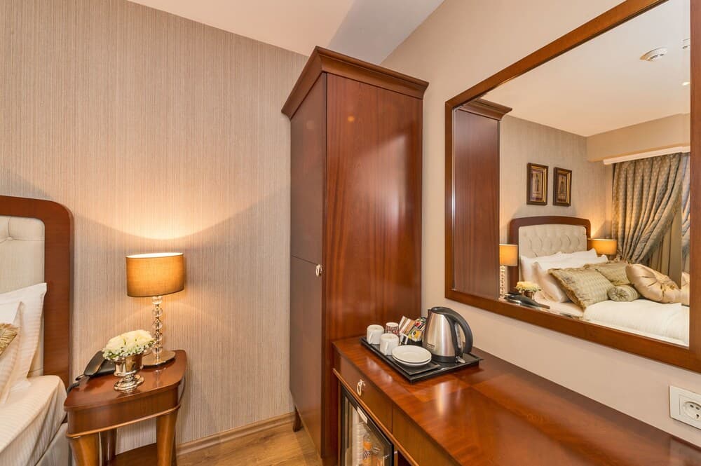 Four Doors Hotel