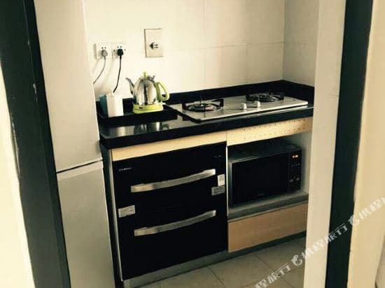 Lvtu Apartment (Wanshengwei Metro Station)