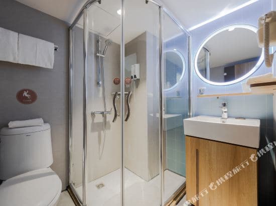 Home Inn (Shanghai New International Expo Centre Zhangjiang High Technology Park Metro Station)