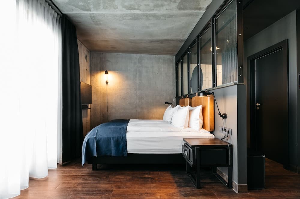 Exeter Hotel