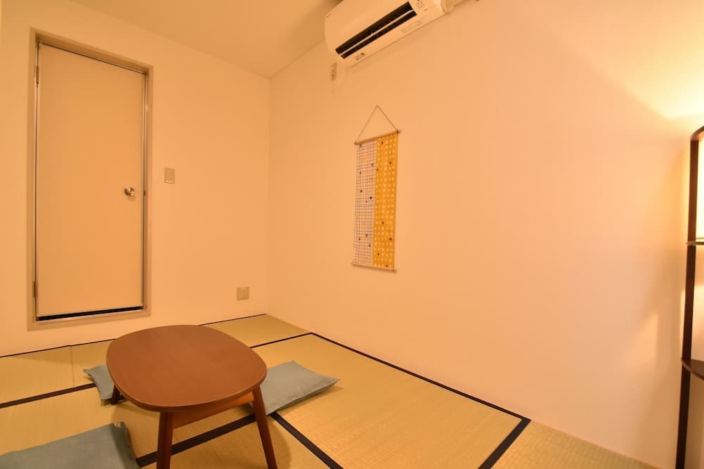 Hostel Enisia Namba