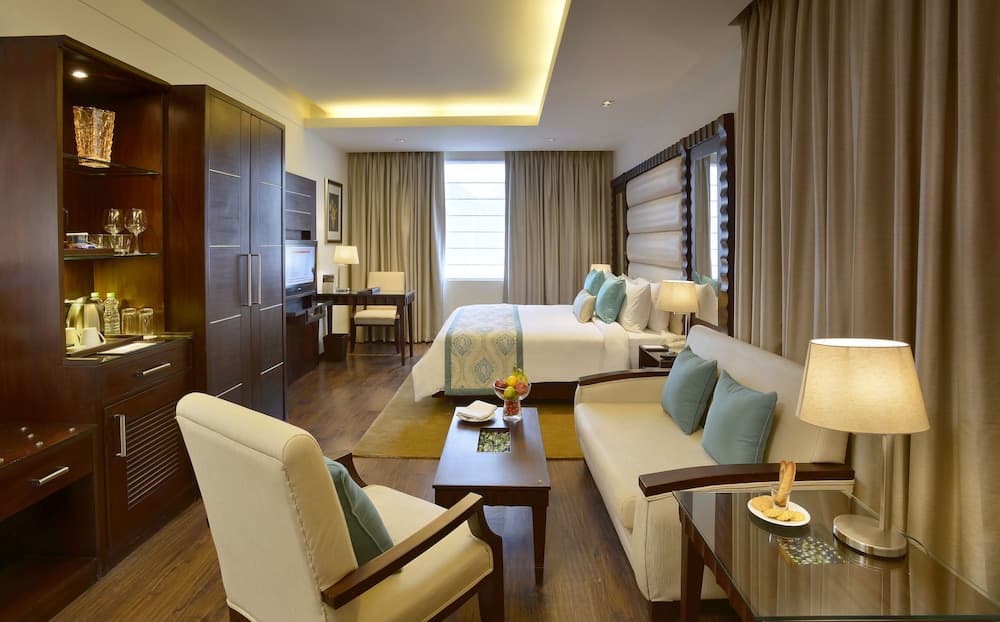 The Muse Sarovar Portico Kapashera