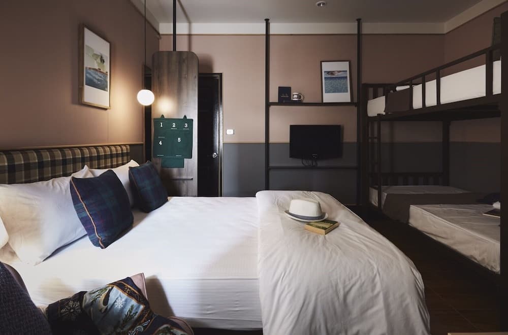 Josh Hotel