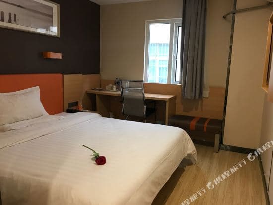 7 Days Premium Hotel (Guangzhou Cangbian Road Nongjiaoso Subway Station Store)