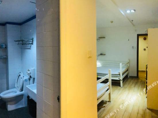 Lazy Gaga Youth Hostel