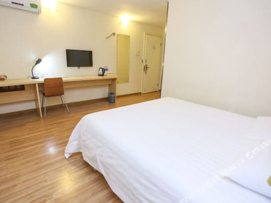 Home Inn (Guangzhou Jiangnanxi Metro Station, Wangguo Outlets)