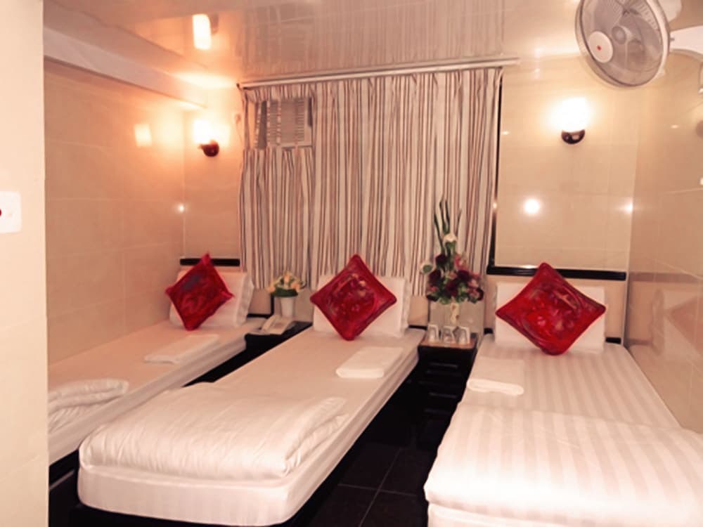 Dhillon Hotel - Hostel